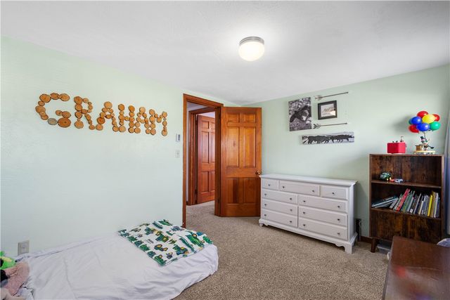 615 Mcgovern Rd, Chartiers, PA 15342