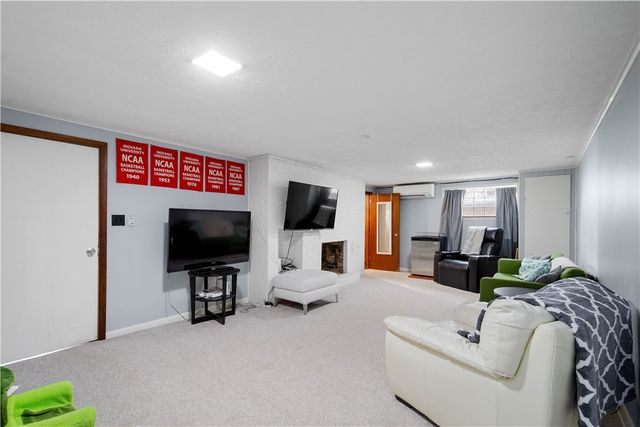 615 Mcgovern Rd, Chartiers, PA 15342