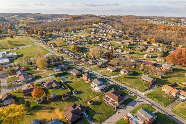 615 Mcgovern Rd, Chartiers, PA 15342