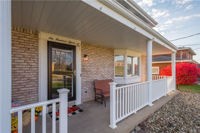 615 Mcgovern Rd, Chartiers, PA 15342