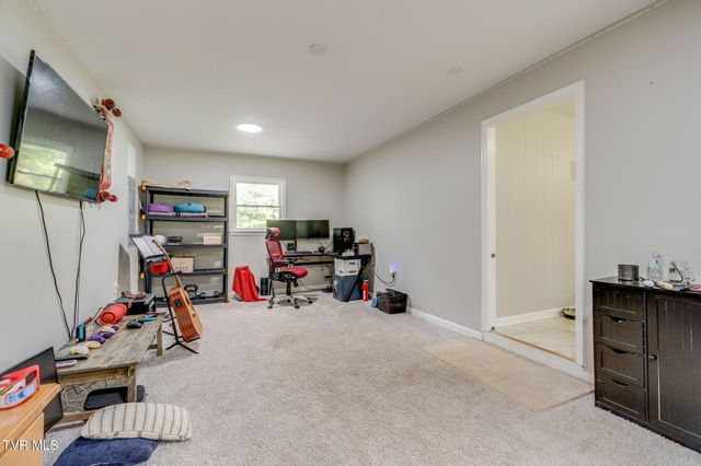 20066 Haskell Station Road, Bristol, VA 24202