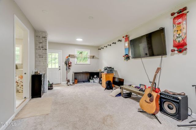 20066 Haskell Station Road, Bristol, VA 24202