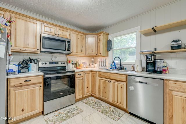 20066 Haskell Station Road, Bristol, VA 24202