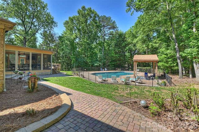 3301 Providence Plantation Lane, Charlotte, NC 28270