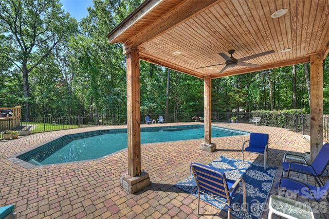 3301 Providence Plantation Lane, Charlotte, NC 28270