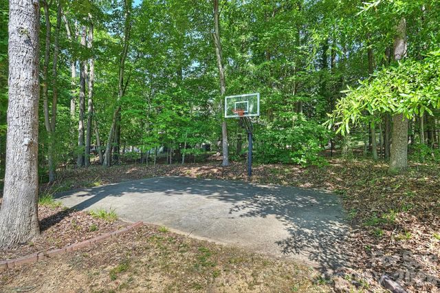 3301 Providence Plantation Lane, Charlotte, NC 28270