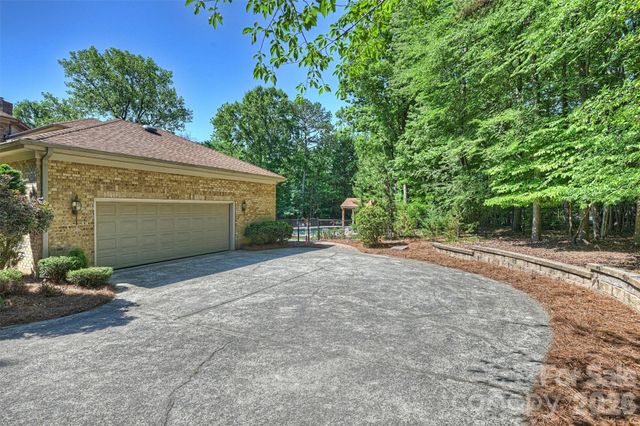 3301 Providence Plantation Lane, Charlotte, NC 28270
