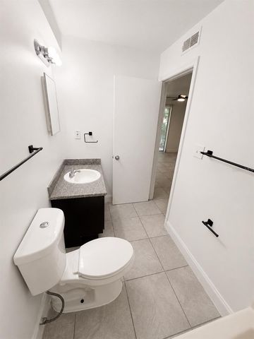 1185-1185 BENTLEY ROAD 4, Leesburg, FL 34748