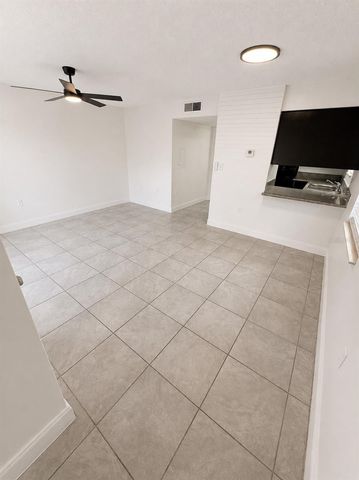 1185-1185 BENTLEY ROAD 4, Leesburg, FL 34748