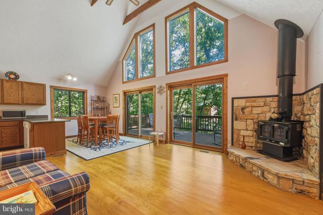 309 LOCUST LN, Mount Jackson, VA 22842