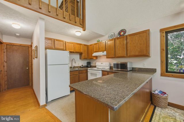 309 LOCUST LN, Mount Jackson, VA 22842