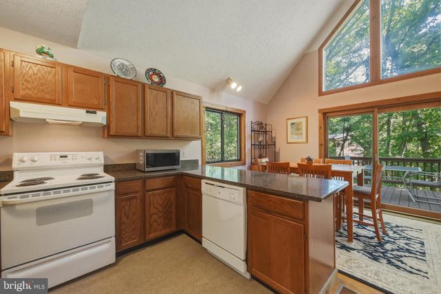 309 LOCUST LN, Mount Jackson, VA 22842