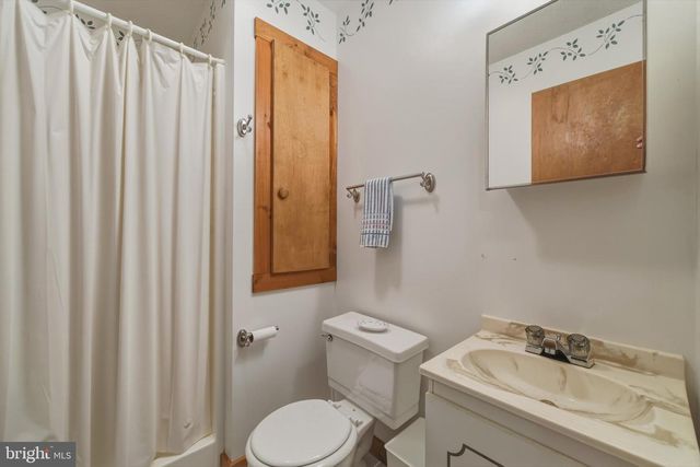 309 LOCUST LN, Mount Jackson, VA 22842