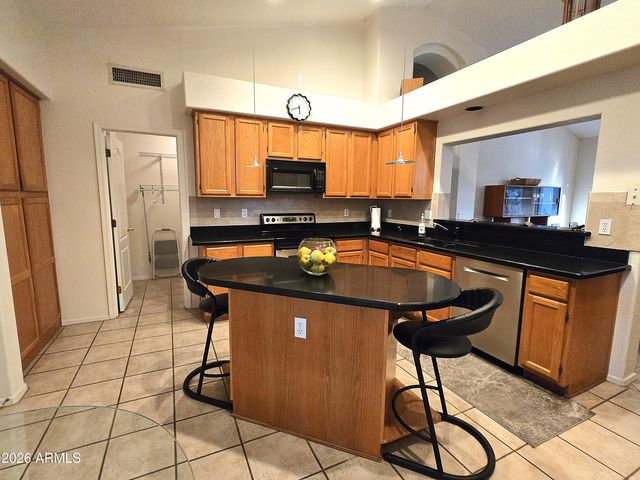 3131 W LAREDO Street, Chandler, AZ 85226