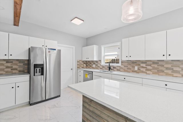 2220 Holman Street, Houston, TX 77004
