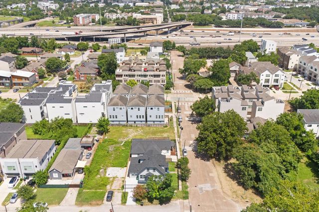 2220 Holman Street, Houston, TX 77004