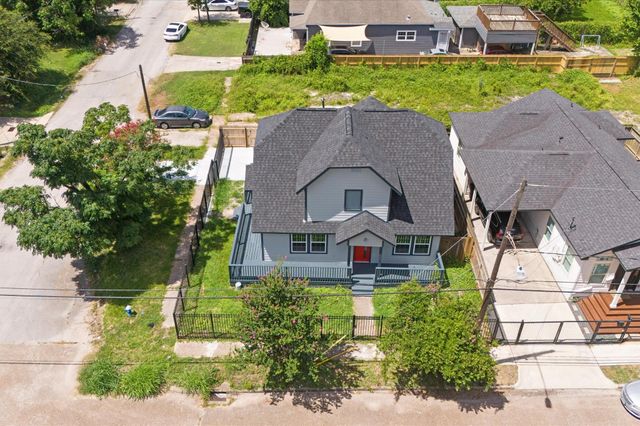 2220 Holman Street, Houston, TX 77004
