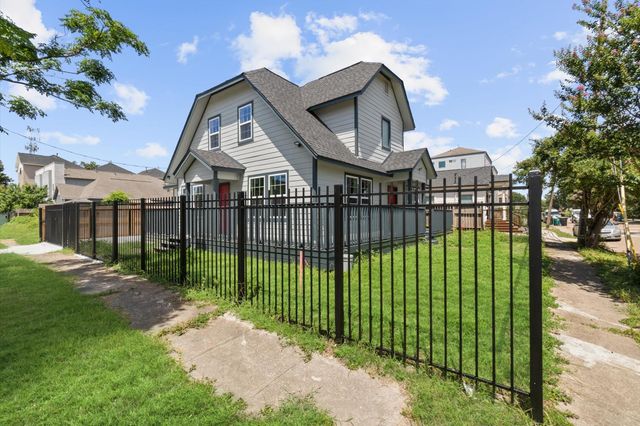 2220 Holman Street, Houston, TX 77004