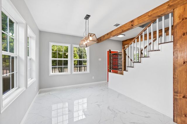 2220 Holman Street, Houston, TX 77004