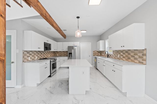 2220 Holman Street, Houston, TX 77004