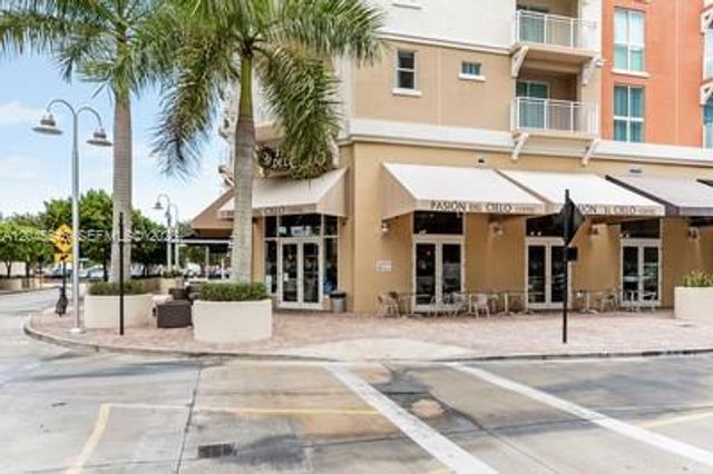 7285 SW 90th St D409, Miami, FL 33156
