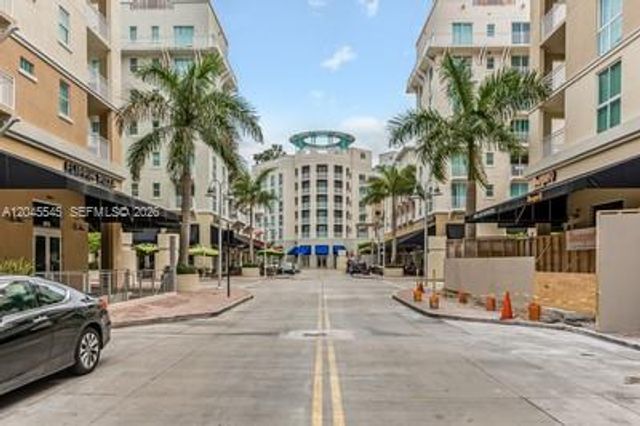 7285 SW 90th St D409, Miami, FL 33156