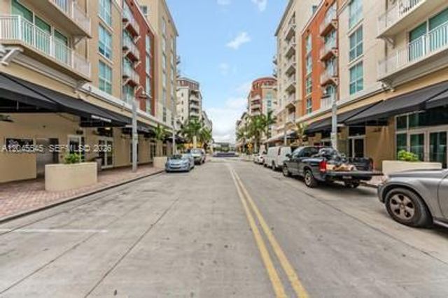 7285 SW 90th St D409, Miami, FL 33156