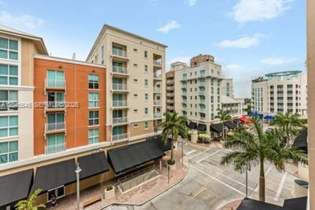 7285 SW 90th St D409, Miami, FL 33156