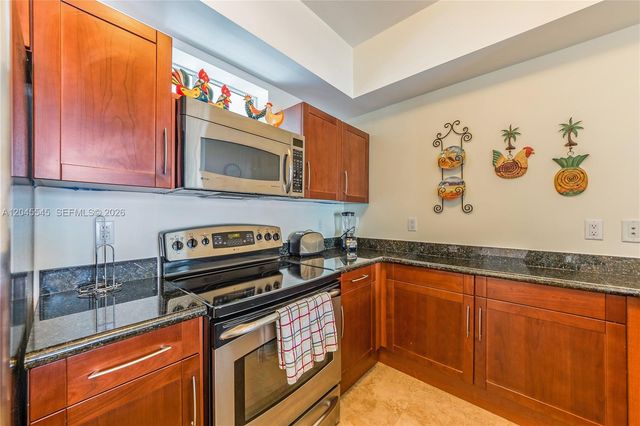 7285 SW 90th St D409, Miami, FL 33156