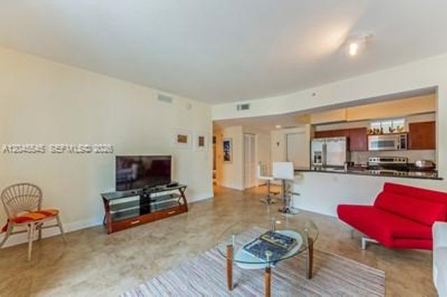 7285 SW 90th St D409, Miami, FL 33156