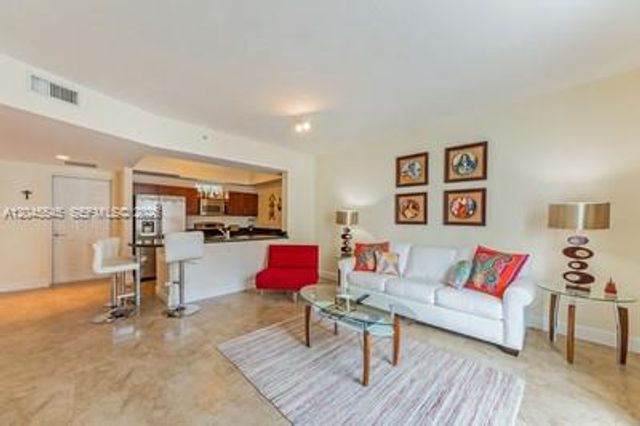 7285 SW 90th St D409, Miami, FL 33156