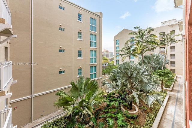 7285 SW 90th St D409, Miami, FL 33156