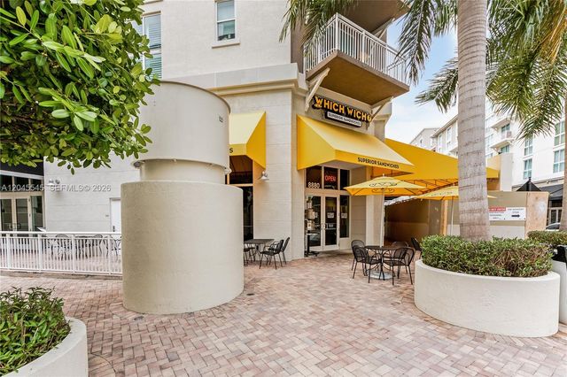 7285 SW 90th St D409, Miami, FL 33156