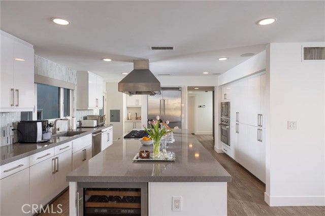 748 Harbor Island Drive, Newport Beach, CA 92660