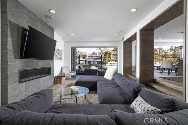 748 Harbor Island Drive, Newport Beach, CA 92660