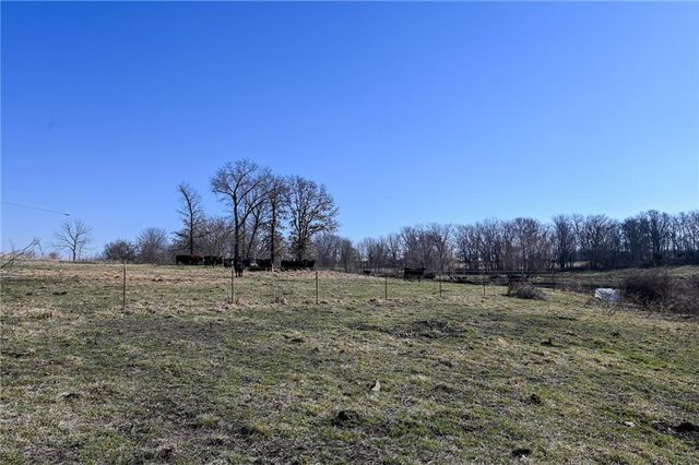 21775 S 725th Road, Stockton, MO 65785