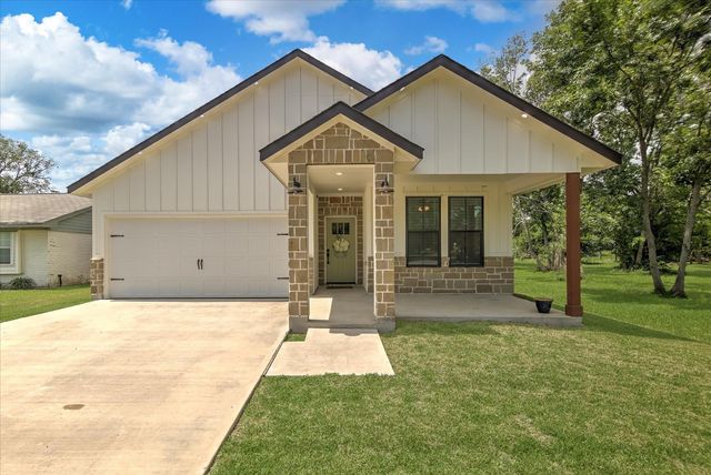 502 S Carroll Street, La Porte, TX 77571