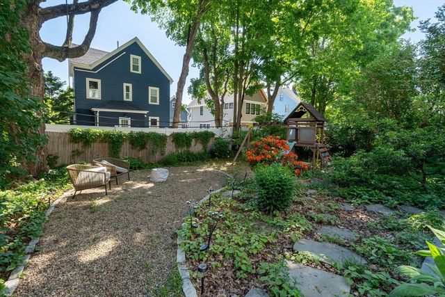 146 Poplar St, Boston, MA 02131