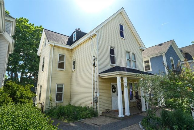 146 Poplar St, Boston, MA 02131