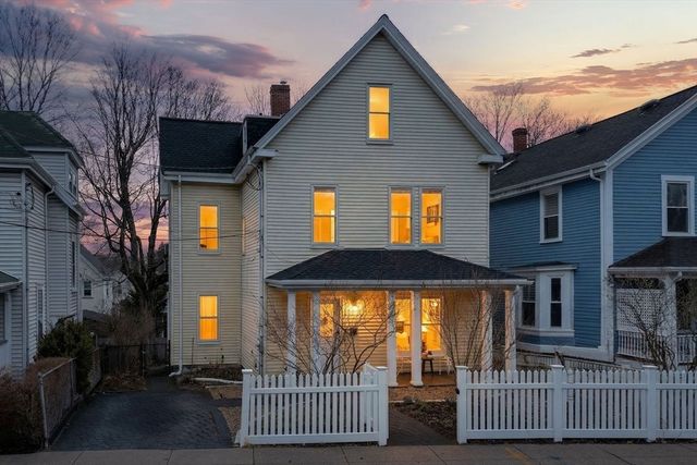 146 Poplar St, Boston, MA 02131