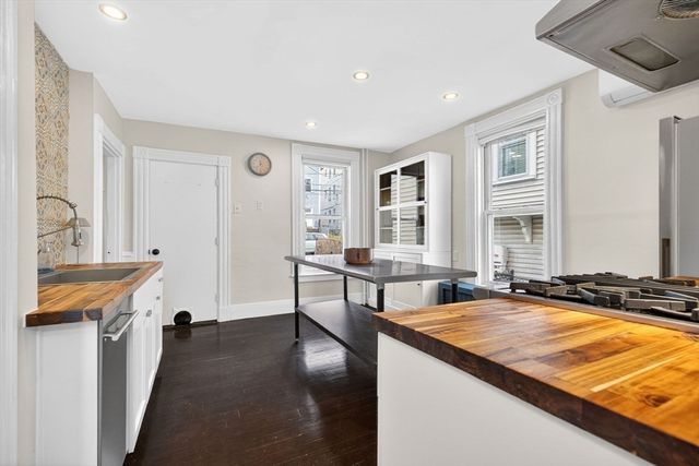 146 Poplar St, Boston, MA 02131