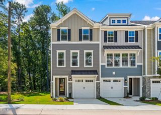 11 Blackthorn Lane, Durham, NC 27703