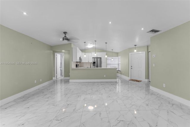 6445 SW 152nd Pl 6-45, Miami, FL 33193