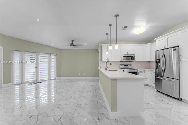 6445 SW 152nd Pl 6-45, Miami, FL 33193