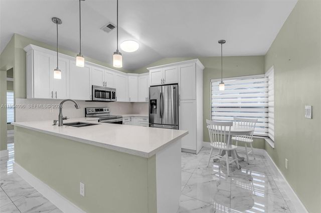 6445 SW 152nd Pl 6-45, Miami, FL 33193