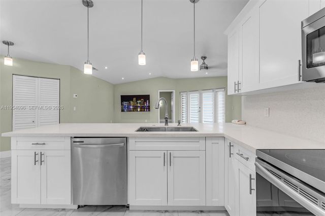 6445 SW 152nd Pl 6-45, Miami, FL 33193