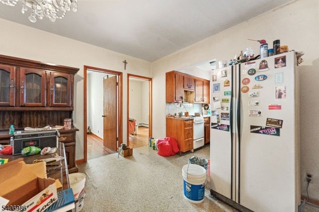 22 Arthur St, Clifton City, NJ 07011