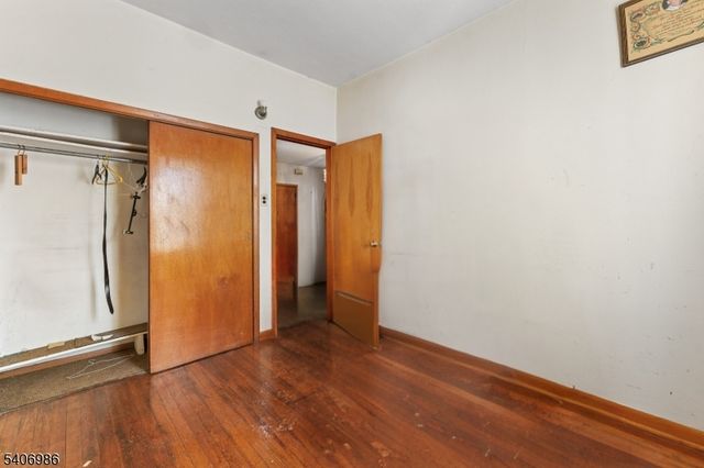 22 Arthur St, Clifton City, NJ 07011