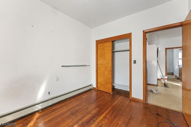 22 Arthur St, Clifton City, NJ 07011