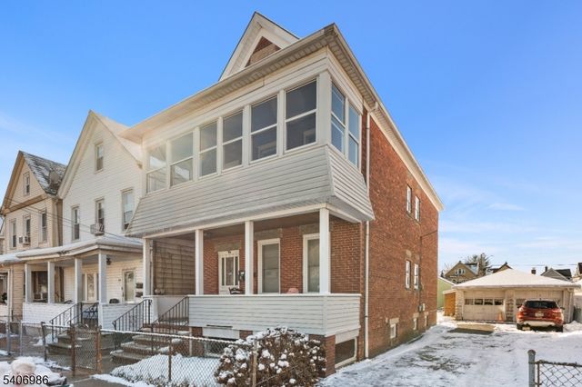 22 Arthur St, Clifton City, NJ 07011